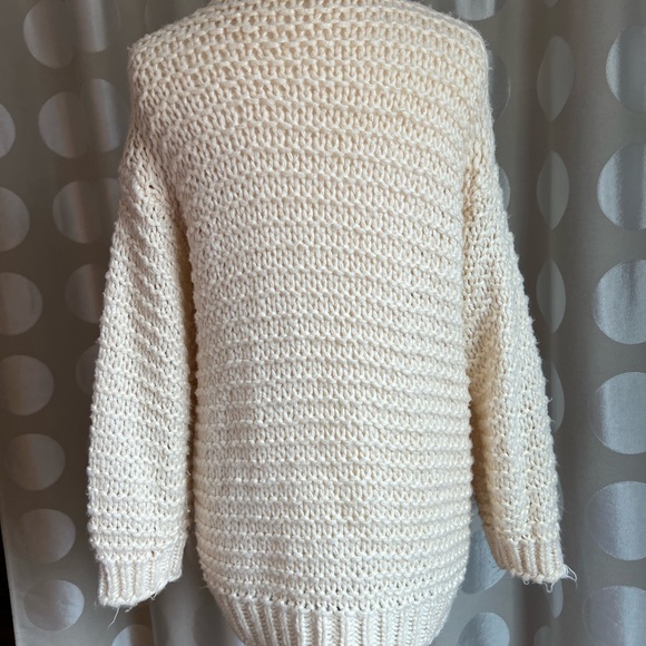 Cream oversize cardigan. - Picture 2 of 6
